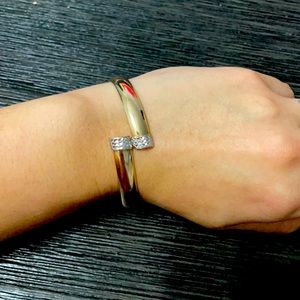 Flexible 10k gold bracelet